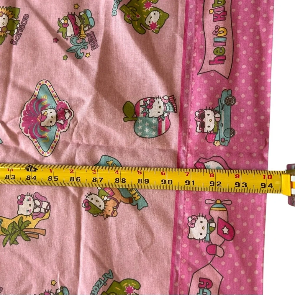 Hello Kitty US States flat sheet 94” x 65”